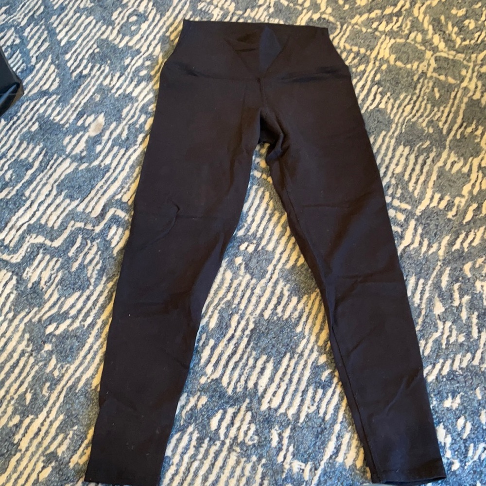 Women's alo yoga workout capris